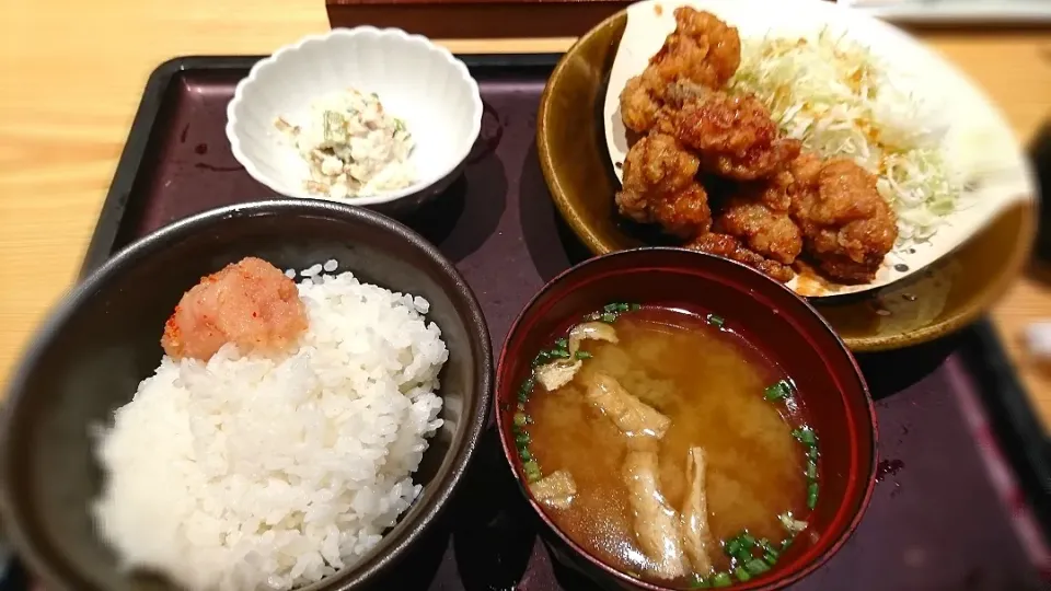 ★今日のランチ★
やまや  赤坂インターシティAIR店
唐揚げ定食
⇒高菜と辛子明太子食べ放題🤣|☆Chieco☆さん