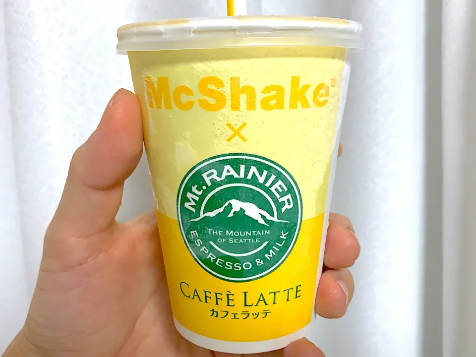 Snapdishの料理写真:マックシェイク カフェラッテ|yumyum😋さん