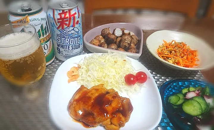 鶏肉🐔の照り焼き
人参しりしり🥕
酢ダコ🐙
ホクホク小芋  🍺|びせんさん