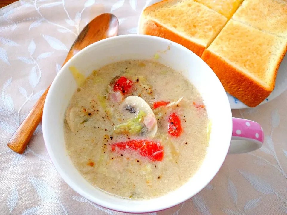 9/28の朝食
トーストに豆乳スープカレー風味|卯月さん