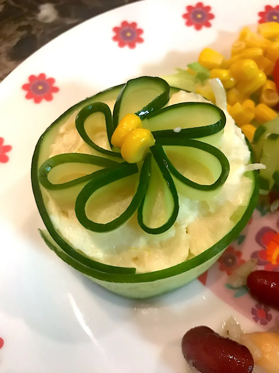 Snapdishの料理写真:9月28日お誕生日にサラダケーキ|りこでりこさん