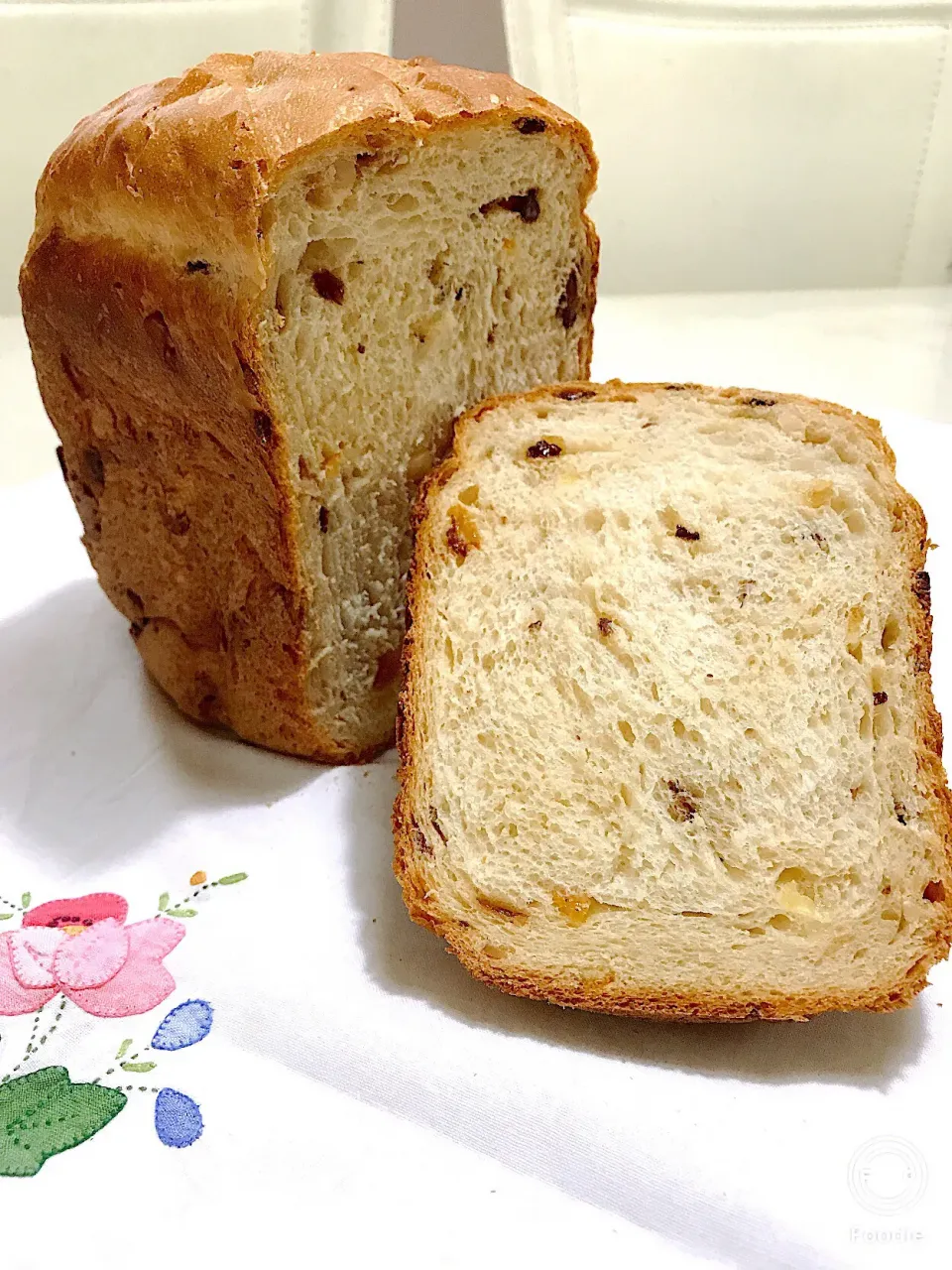 Snapdishの料理写真:🍞ドライフルーツ&ナッツの食パン|ちゃべさん