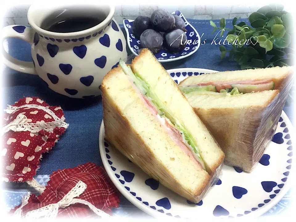 デニッシュ食パンでハムトースト😊🍞|あみさん