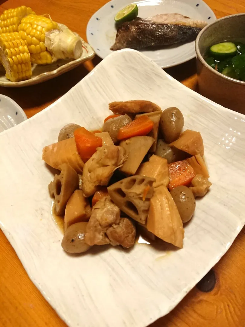 筑前煮
頂いた本みりんで筑前煮を作りました！
あれ？今までのみりんと違う？風味とこくが全然違う！とても美味しかったです！
数日前に豚のしょうが焼きも作ったけれど、写真とり忘れた〜💦こちらも大好評でした‼️|e  satoさん