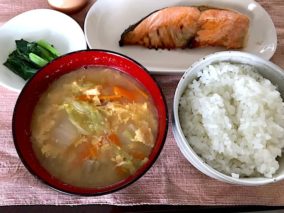 焼鮭、白菜と人参のお味噌汁|純さん