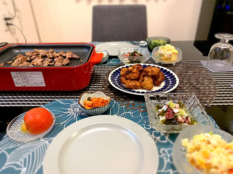 お酒のおつまみ夕飯😌塩麹唐揚げ、砂肝焼き、ポテサラ、キュウリ塩こぶ😊|ゆかさん