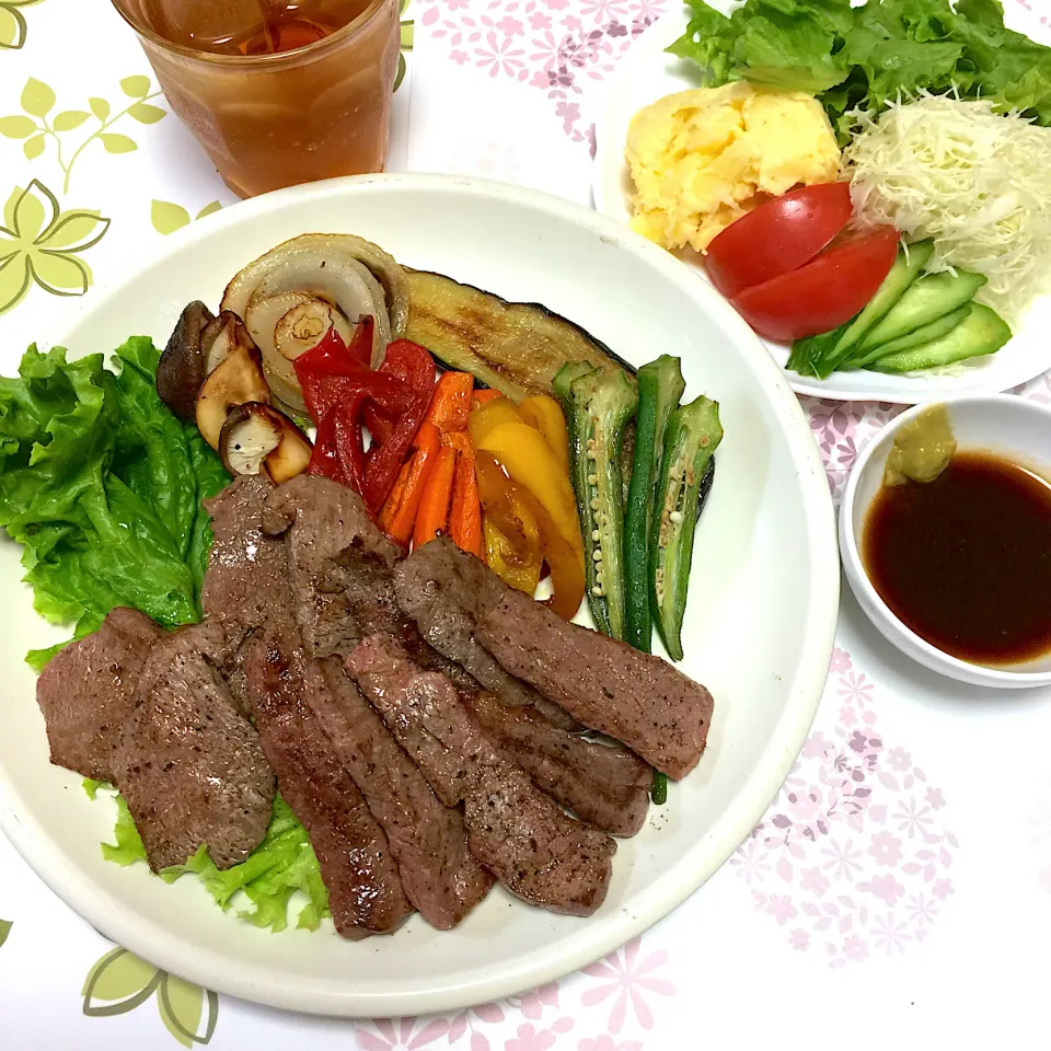 牛焼肉 焼き野菜盛り 自家製わさびダレ|まみっこさん