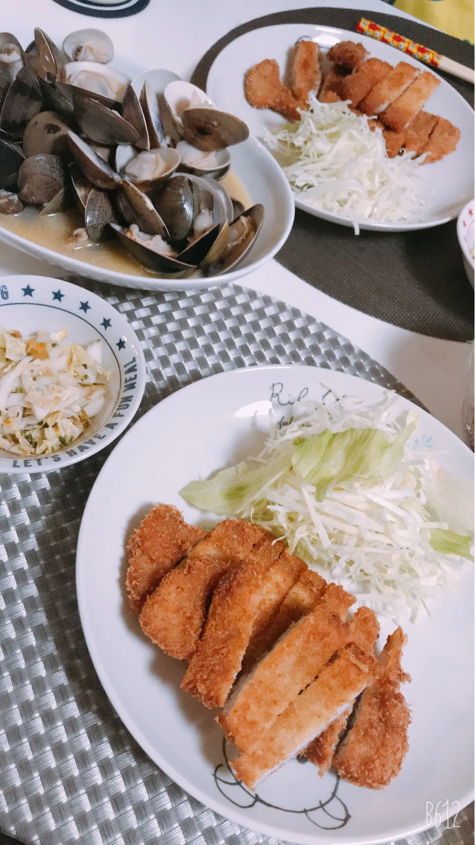 今日の晩御飯😋トンカツ😋ハマグリバター醤油😋|ゆきさん