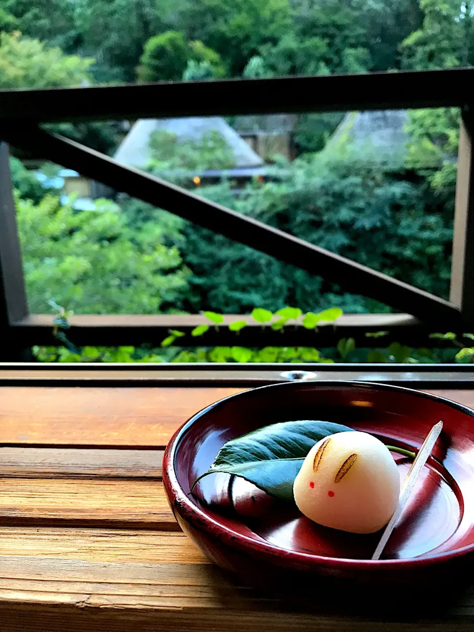 旅館で出していただいたお菓子|かおり🐰さん