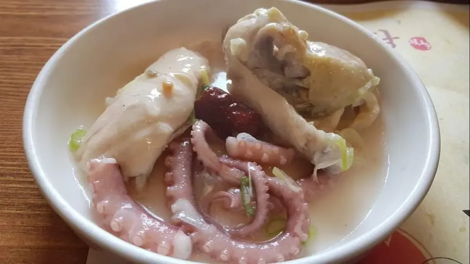 ginseng chicken soup with octopus|steven z.y.さん