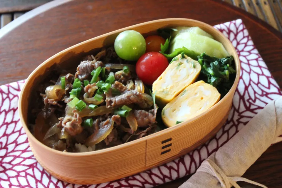 牛丼弁当|よっすぃさん