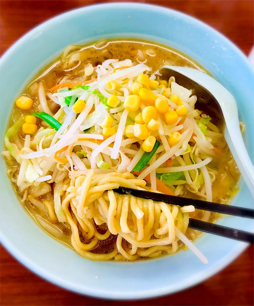 Snapdishの料理写真:地元の醤油らーめん🍜😋@満北亭|ぽくくんさん