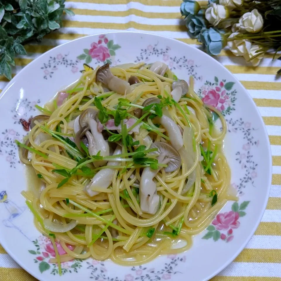 2019/09/30
今井ななこさんの料理 温かスープ仕立てでほっこり～♥️ワンパンde簡単！キノコのスープパスタ|ちいたんさん