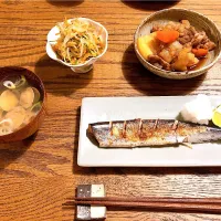 Snapdishの料理写真:秋刀魚と肉じゃが|mariscoさん