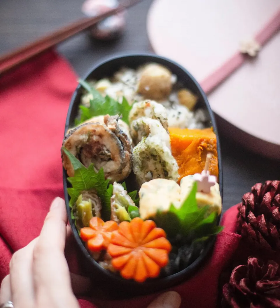 秋刀魚の梅しそロールと栗ご飯のお弁当|ゆいか＊さくママさん