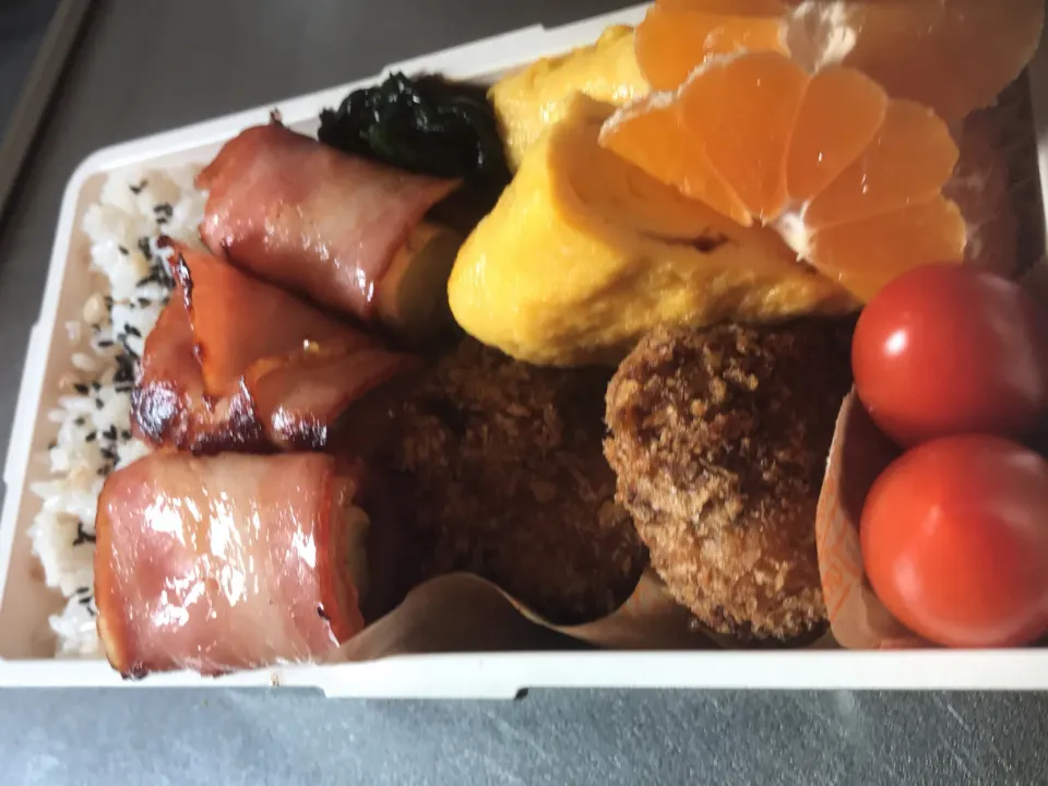 かぼちゃコロッケ弁当😅エリンギのベーコン巻きの勝ち😝|ちーさん