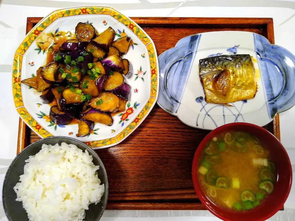 茄子の黒酢餡と鯖塩焼き定食|たにまちさん