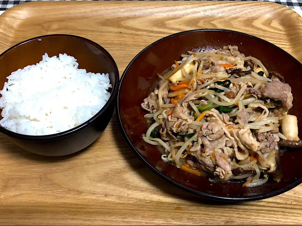 今日の夕食 ☆ガーリックしょう油肉野菜炒め|まぁたんさん