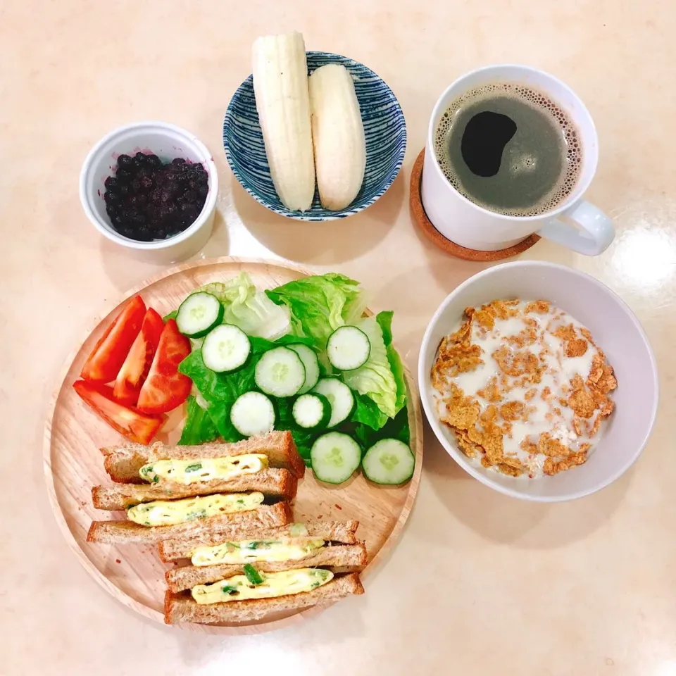 🥯日常の朝ごはん🍞 ねぎ玉子焼きサンドver.|Rina (˶‾᷄ ⁻̫ ‾᷅˵)さん