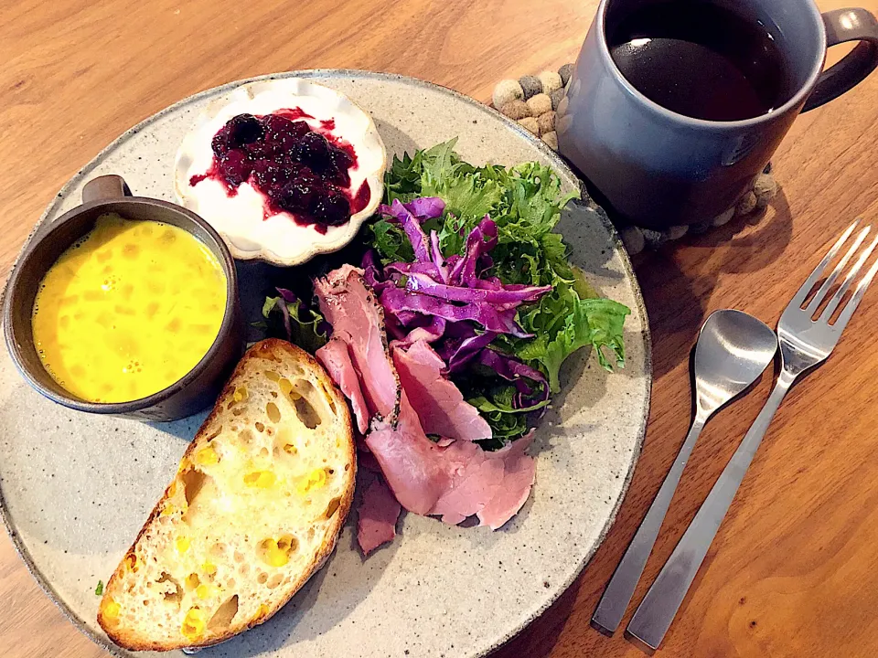 Snapdishの料理写真:かぼちゃのクリームスープのささっと朝ごはん|こんぶさん