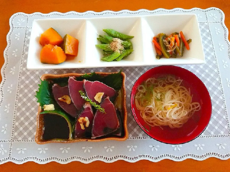 かつおのたたき  かぼちゃ煮物  ゴーヤとニンジンのきんぴら  そうめんのすまし汁🍶|chikakoさん