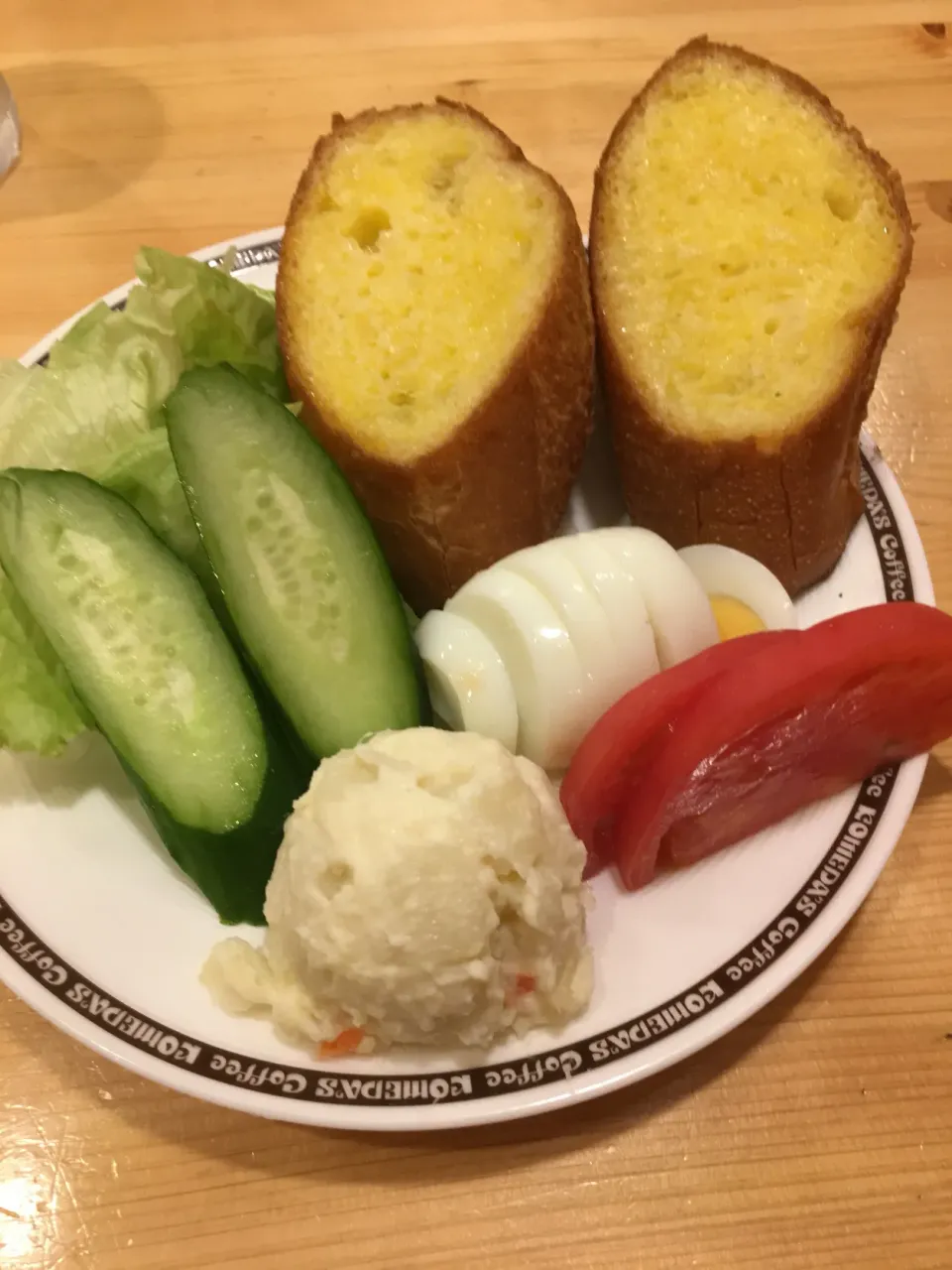 Snapdishの料理写真:コメダ珈琲 サラダバゲット500円|にゃふてんさん