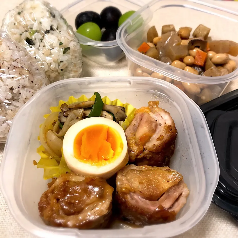 おじさんお弁当(10/2)
✳︎おにぎり(青菜•ゆかり)
✳︎豚肉のいちじくチーズ巻き
✳︎野菜炒め
✳︎五目豆
✳︎シャインマスカット
✳︎ナガノパープル|さっちんさん