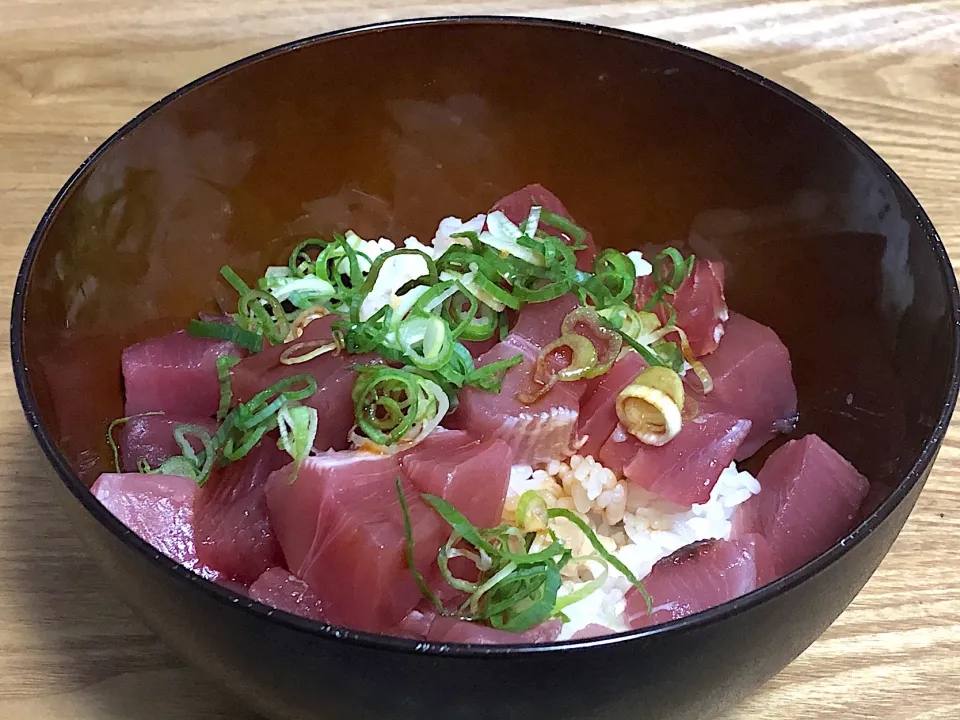 今日の夕食 ☆マグロ丼|まぁたんさん