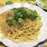 ツナと玉ねぎのにんにく醤油パスタ|はちさん