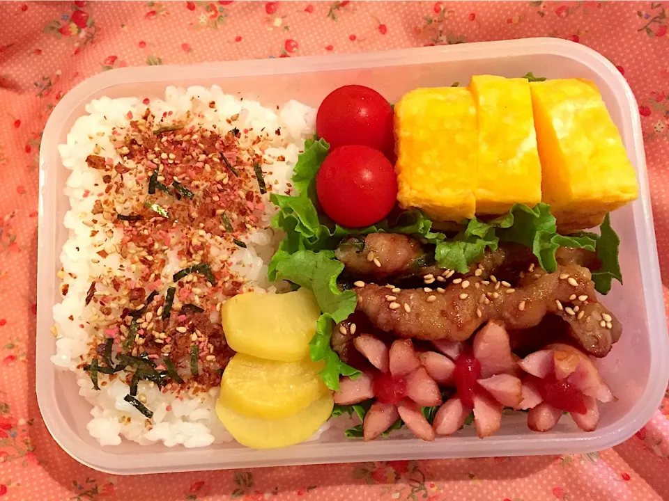 Snapdishの料理写真:2019年10月3日
旦那さんのお弁当🍱👨‍✈️👨‍🔧👷🏻‍♂️🚊💞✌️💪🏼❤️|Kodomo Cookingさん