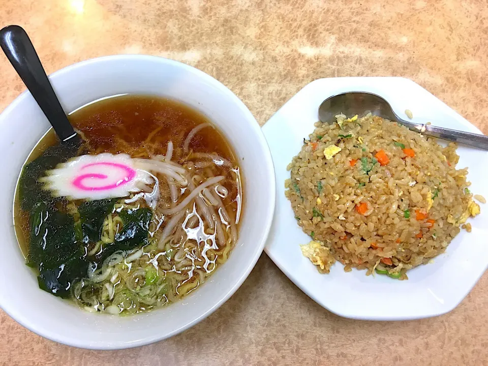 Snapdishの料理写真:チャーハン×半ラーメンセット @一番飯店|morimi32さん