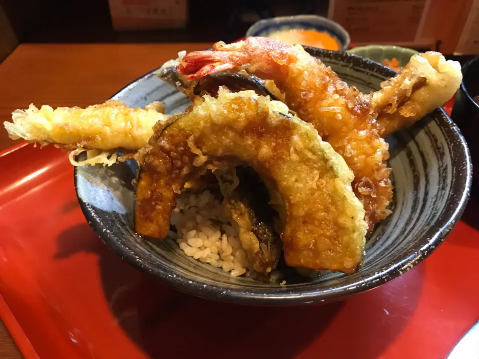 Snapdishの料理写真:大穴子・海老・魚・野菜天丼 黒酢たれ|なお🅿️さん