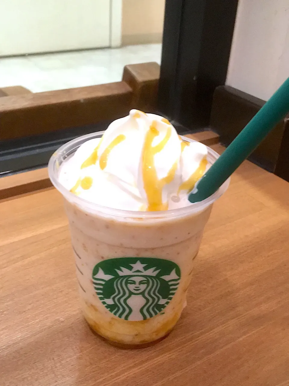 Snapdishの料理写真:スイートポテトゴールドフラペチーノ♪
#スターバックス#さつまいも#秋ですね|ちぃさん