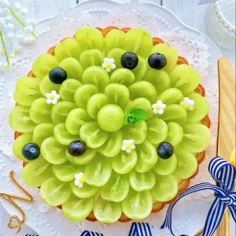 Snapdishの料理写真:シャインマスカットのレアチーズタルト💚