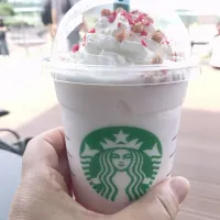 ストロベリーマッチフラペチーノ|まなつさん