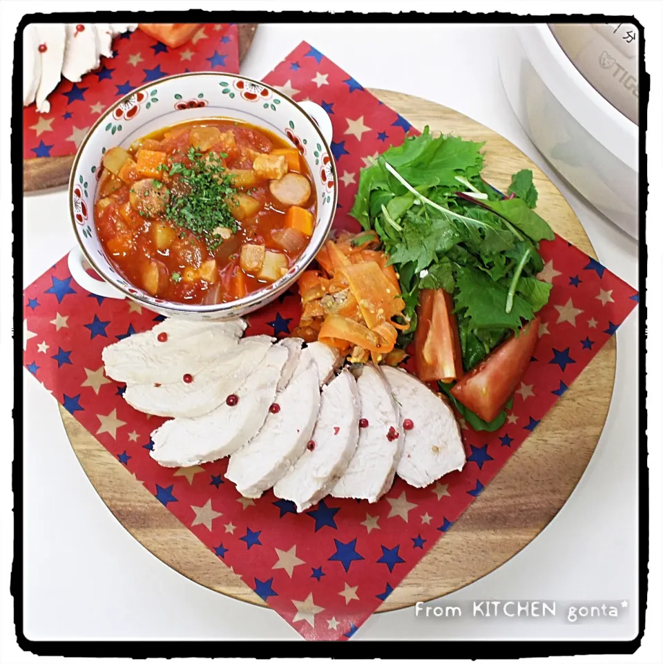 Snapdishの料理写真:炊飯器deチキンサラダ🥗withミネストローネと人参🥕のリボンマリネ﻿|gonta*さん