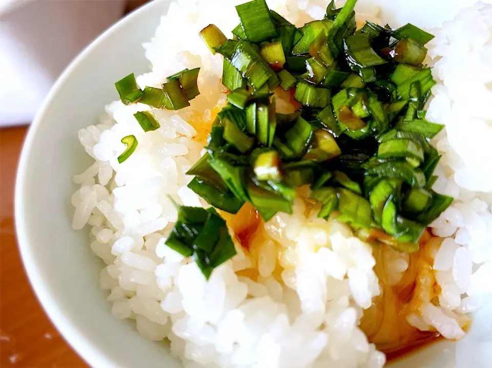 ニラ醤油&玉子かけご飯🍚|masasho's momさん