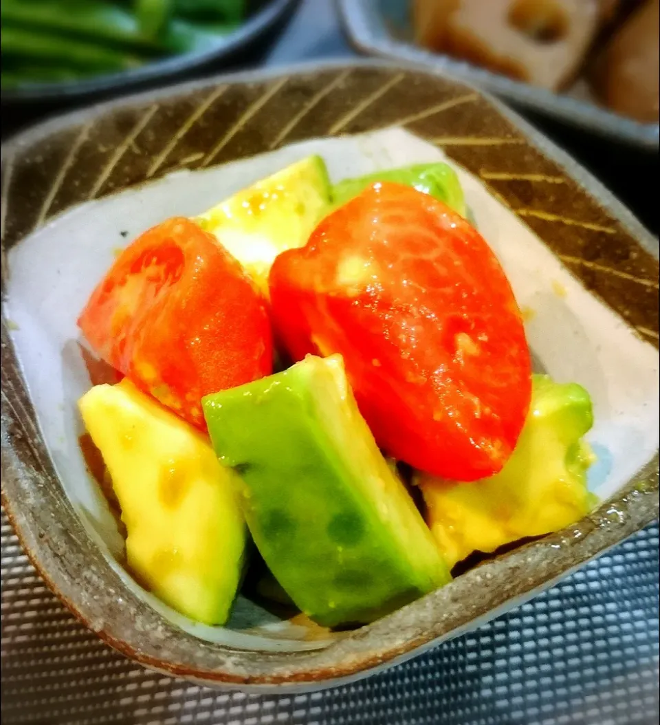 トマトとアボカドのわさび醤油和え|ポコさん