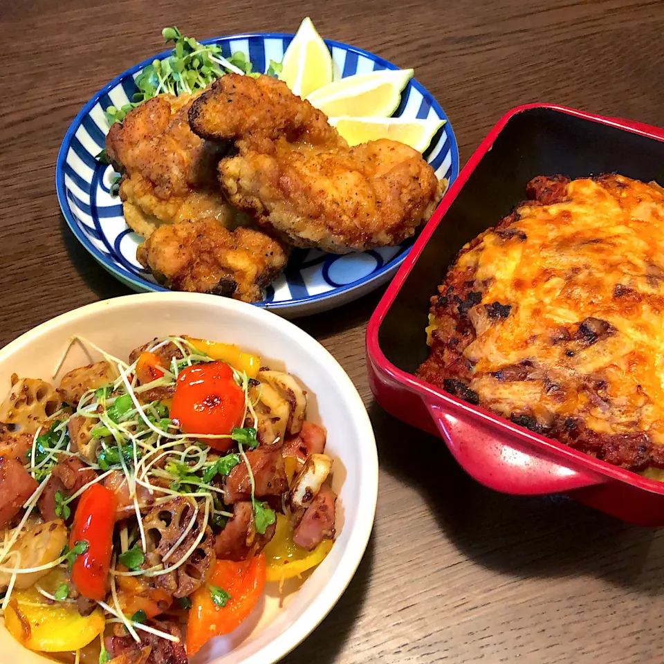 Snapdishの料理写真:山本真希さんの料理 カリカリフライドチキン🍗で晩ごはん|モスグリーンさん