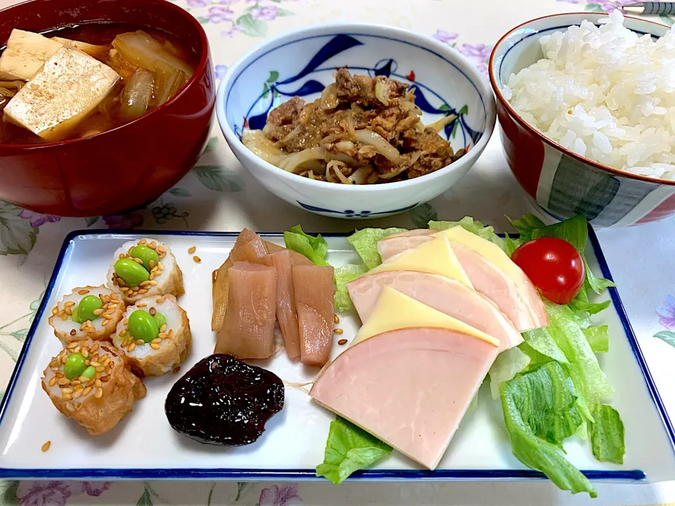 Snapdishの料理写真:朝ごはん、鯖の味噌煮缶|Isimura Hidekiさん