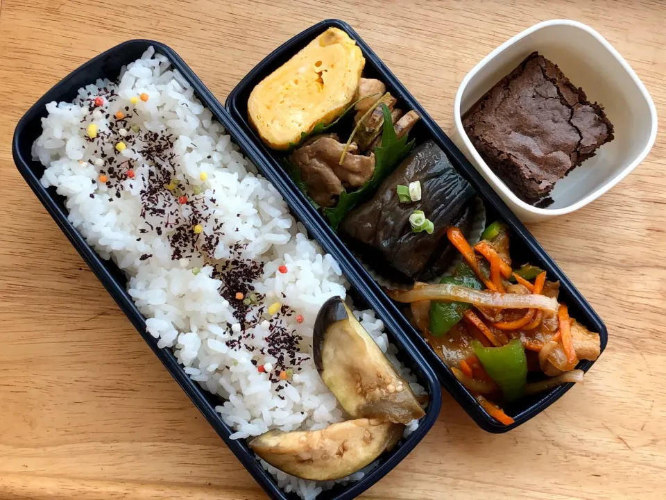 焼肉&茄子の煮浸し 弁当。ブラウニー付き|弁当 備忘録さん