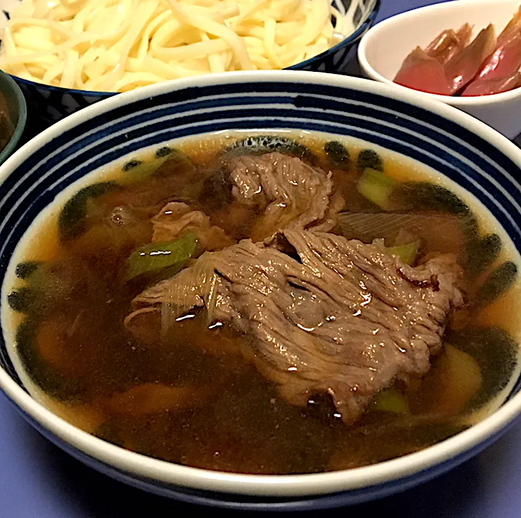 晩ごはん⭐️⭐️⭐️                                             牛肉つけ汁うどん  ミョウガの甘酢漬け|ぽんたさん