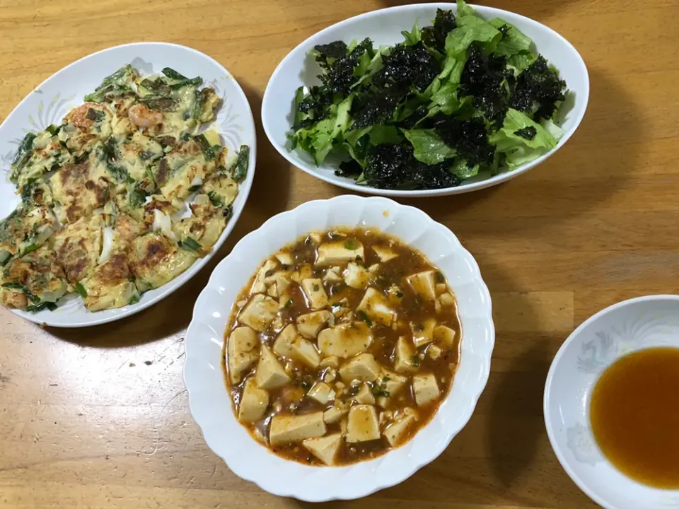 Snapdishの料理写真:夕飯🎵麻婆豆腐&海鮮チヂミ|kiyominさん