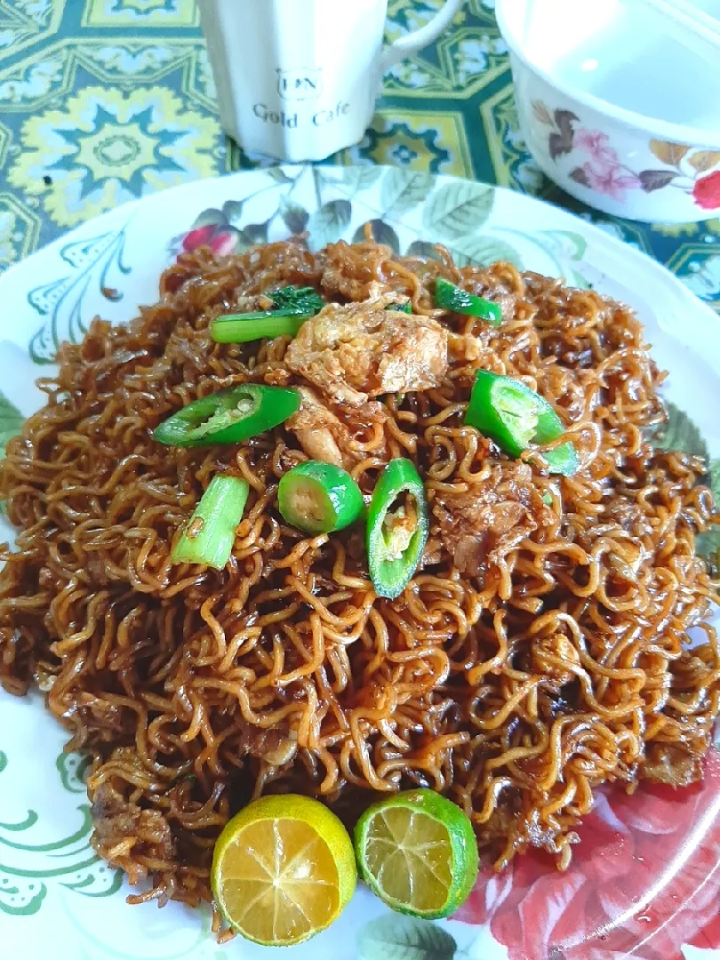 Fried noodles 🍝|ģřãçîöůşさん