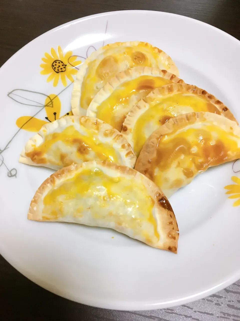 餃子の皮のかぼちゃパイ|しぃさん