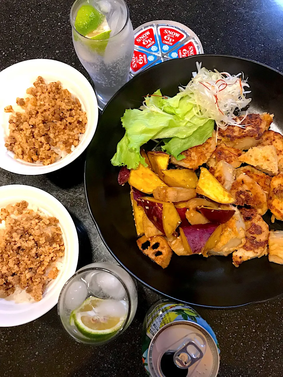 Snapdishの料理写真:つくねレンコンと鶏そぼろで夜ご飯|シュトママさん