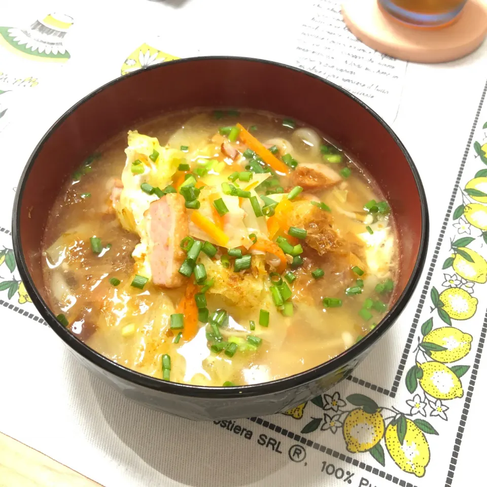 Snapdishの料理写真:焼きあごだしで野菜たっぷり温うどん！|おまめさん