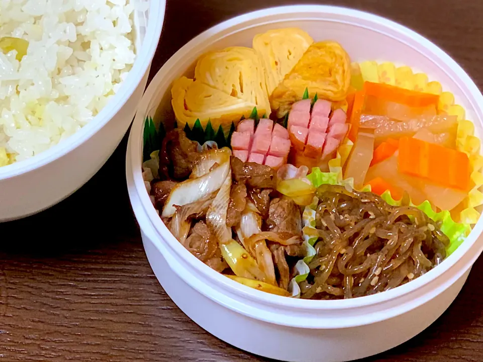 🌸 牛肉と白ネギの炒めもの弁当 🌸|たんちゃんさん