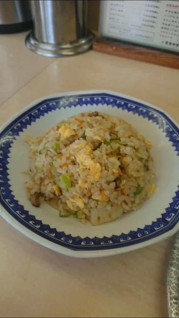 神戸市灘区「まるやすら～めん」の「焼き飯小」|たかしさん