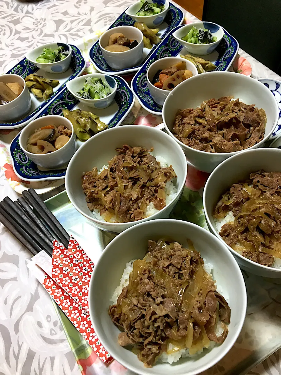 Snapdishの料理写真:牛丼ランチ|いっこちゃんさん